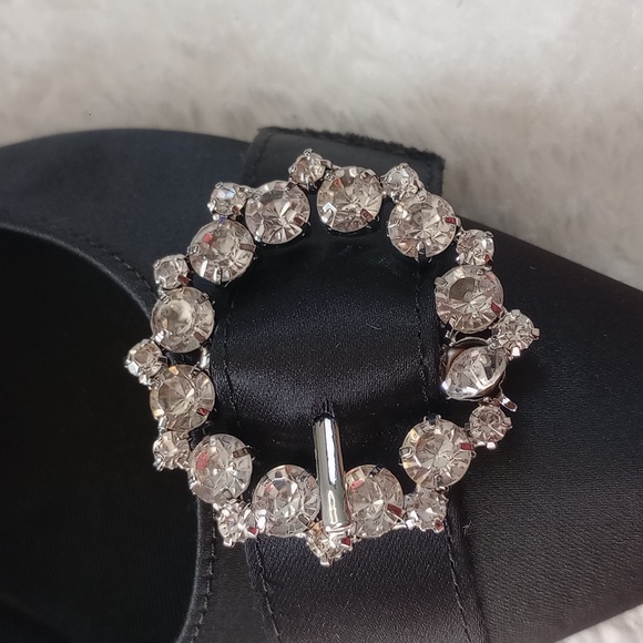 Anne Klein Raylee 2" Pump Women's Size 7 Pointed Toe W/ Sparkling Brooch Dressy - Picture 6 of 10